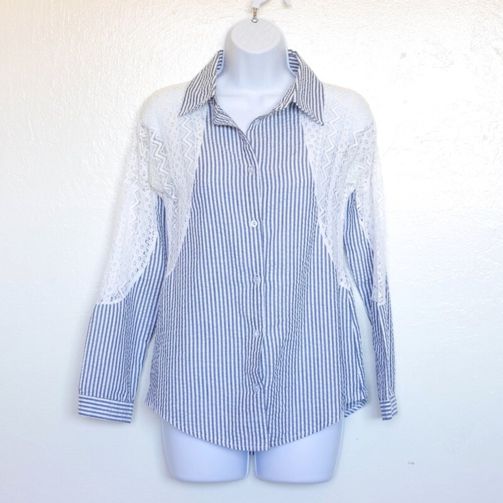 ✨10 for $10✨ Blue Striped Buttondown Shirt